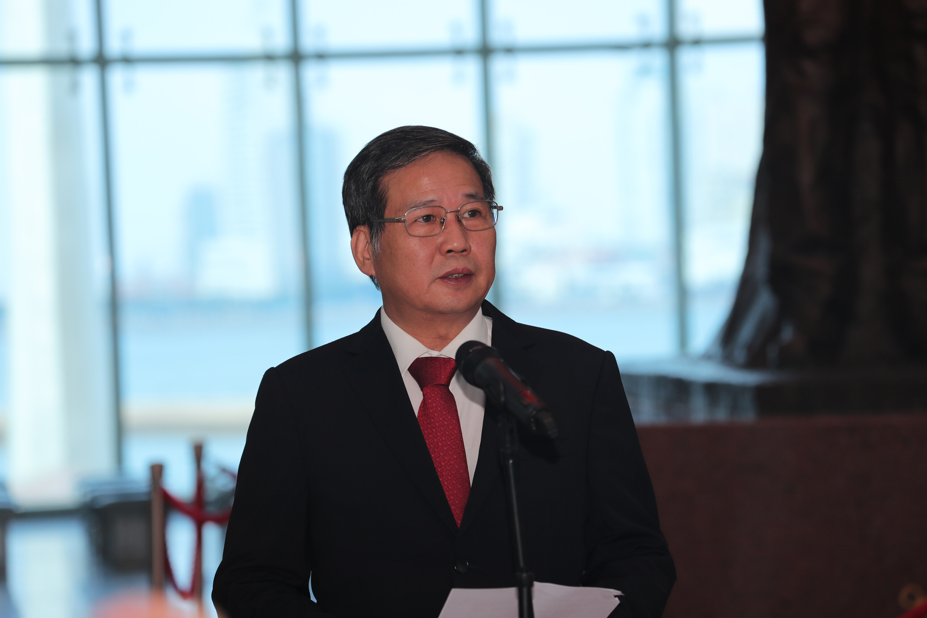 广东省美术家协会副主席、广东画院副院长冯少协致辞.jpg
